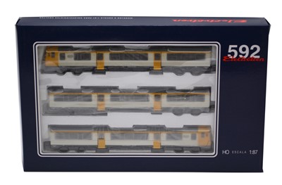 Lot 352 - Electrotren HO gauge model railway 3-car set, ref 3414 automotor diesel 592 CP series
