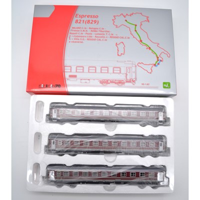 Lot 365 - Mdf Codice 270 HO gauge model railway 3-car set, ref 43901 set 'Expresso 821/829'