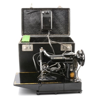 Lot 107 - Singer sewing machine