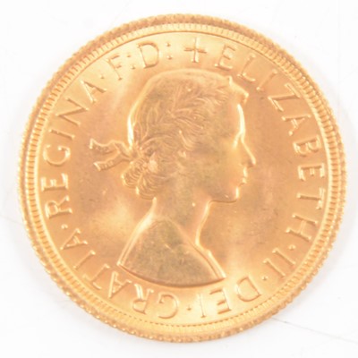 Lot 164 - Elizabeth II gold Sovereign, 1967, 8g