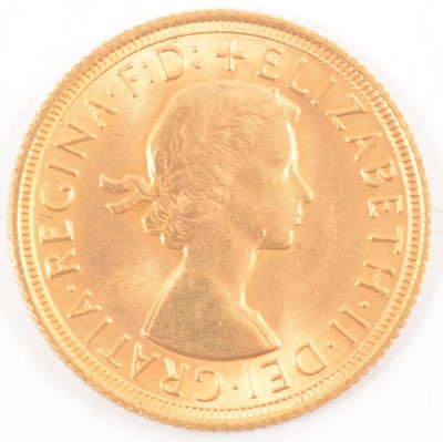 Lot 167 - Elizabeth II gold Sovereign, 1967, 8g