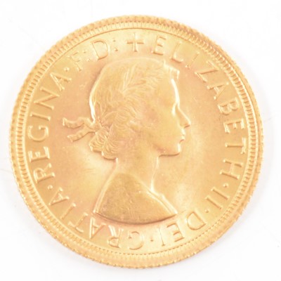 Lot 170 - Elizabeth II gold Sovereign, 1968, 8g