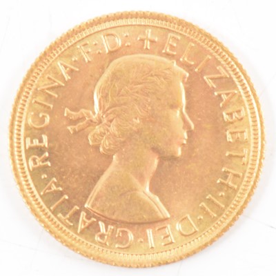 Lot 174 - Elizabeth II gold Sovereign, 1968, 8g