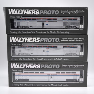 Lot 383 - Three Walthers Proto HO gauge model railway double-decker Amtrak coaches