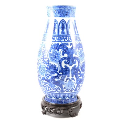 Lot 15 - Chinese porcelain vase