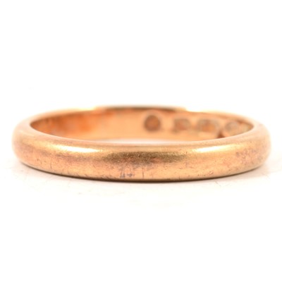 Lot 101 - A 22 carat yellow gold wedding band