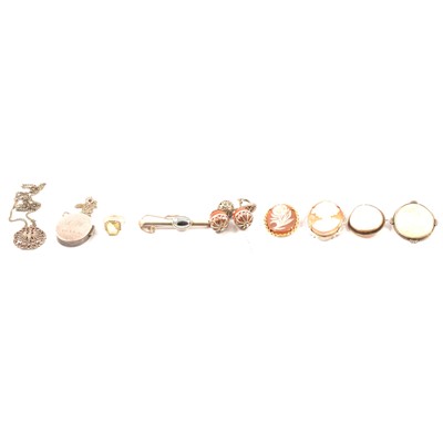 Lot 441 - A collection of vintage jewellery, cameo brooches, pendants.