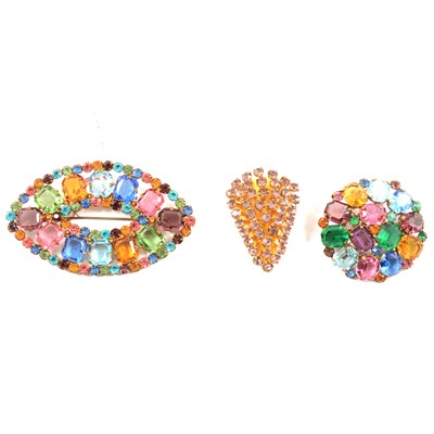 Lot 368 - Twenty-six 1930s Czechoslovakian and German dress clips and brooches.