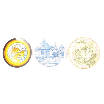 Lot 53 - Wedgwood, Royal Albert, Blauw Delfts / Danbury Mint and other collectors plates.