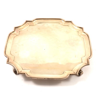 Lot 89 - Silver salver, by Goldsmiths & Silversmiths Co., London 1911