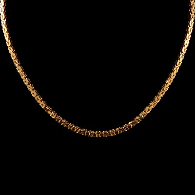 Lot 202 - A 9 carat yellow gold Byzantine link Kings pattern necklace.