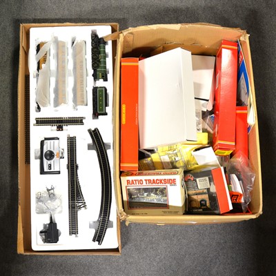 Lot 187 - Hornby OO gauge model railways, a collection to include LNER 4-6-2 'Flying Scotsman' set etc