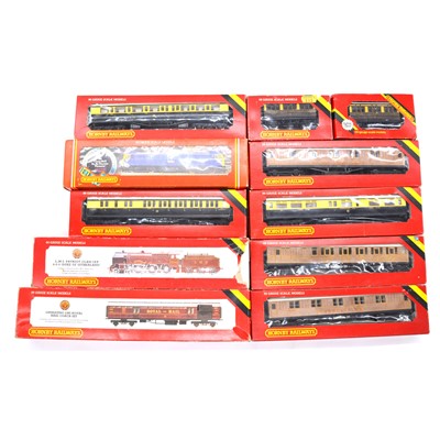Lot 76 - Hornby OO gauge model railways, including R360 BR class 86/2 'Phoenix' diesel