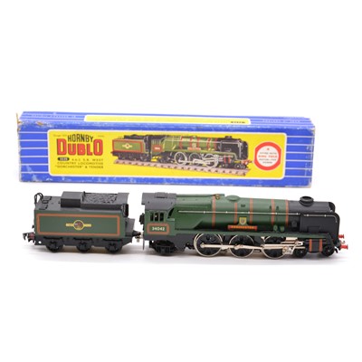 Lot 90 - Hornby Dublo OO gauge model railway locomotive with tender, ref 3235 4-6-2 Country 'Dorchester'