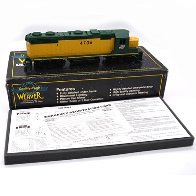 Lot 24 - Weaver Ultra Line O gauge model railway diesel locomotive, GP-38-2, North Western no.4706