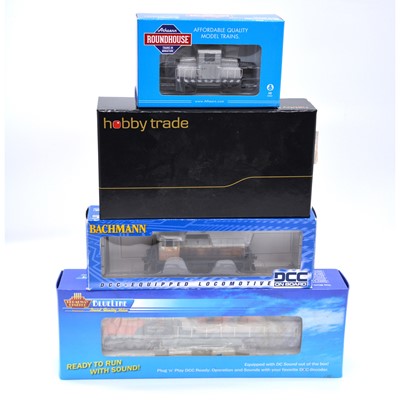 Lot 398 - Four HO gauge model railway locomotives, including Athearn Roundhouse RND89555 EMD etc