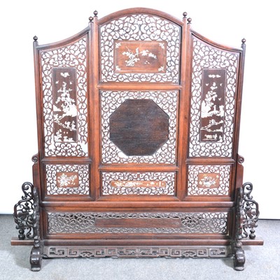 Lot 1 - Chinese hardwood screen