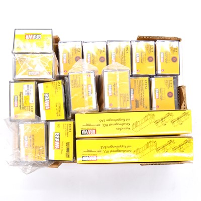 Lot 123 - Seventeen Brawa HO gauge model railway rolling-stock, wagons and tank sets