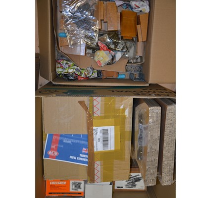 Lot 273 - Seven HO track-side accessories and buildings including Heljan transfer table