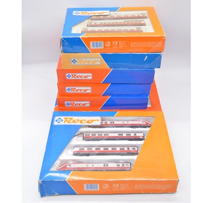 Lot 122 - Seven Roco HO gauge model railway locomotive set and passenger coach sets