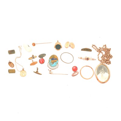 Lot 219A - An oval photograph pendant and chain, cufflinks etc.