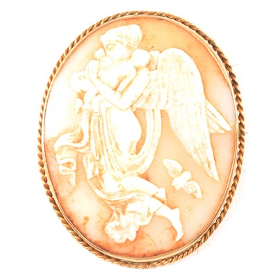 Lot 326 - A shell cameo brooch.