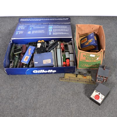 Lot 133 - Hornby Dublo OO gauge model railway, including six locomotive and accessories.