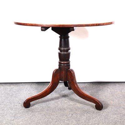 Lot 520 - Victorian mahogany tilt top table