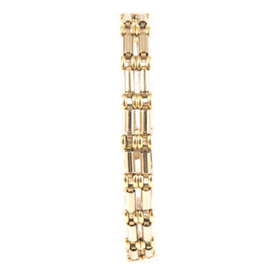 Lot 331 - A 9 carat yellow gold modern two bar gate link bracelet with lobster claw fastener.
