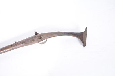 Lot 15 - Arab flintlock gun