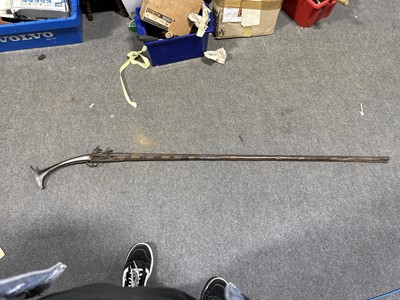 Lot 15 - Arab flintlock gun