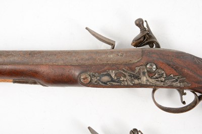 Lot 8 - Pair of flintlock pistols