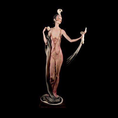 Lot 5 - Large Giuseppe Armani figure, Lady with Powder Puff