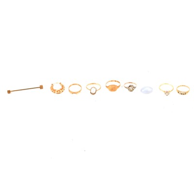 Lot 225 - Six rings, an earring and an agate cabochon.