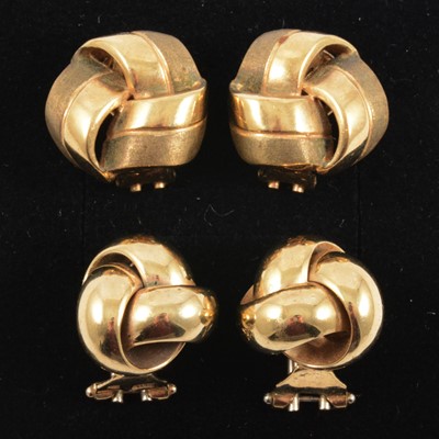 Lot 166 - CATALOGUE AMENDMENT -  Two pairs of gold knot earrings.