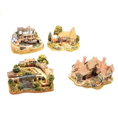 Lot 23 - Four Lilliput Lane models