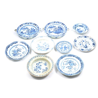 Lot 16 - Pair of Chinese porcelain hot water plates, export plates, etc.