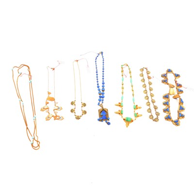 Lot 268 - Seven vintage Art Deco style costume jewellery necklaces.