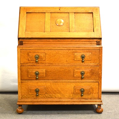 Lot 386 - Oak bureau