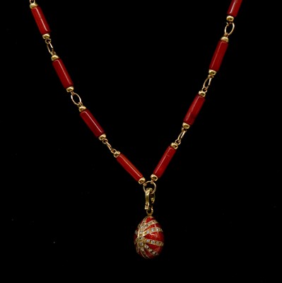 Lot 417 - A Faberge style pendant and necklace.