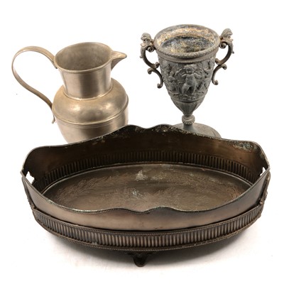 Lot 195 - Box of assorted metalwares