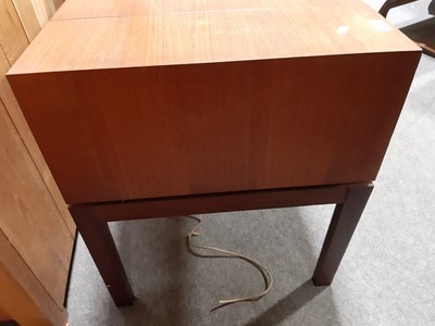 Lot 21 - Danish teak Radiogram cabinet with Bang & Olufsen Beomaster 900