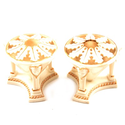 Lot 49 - Pair of Worcester style pot pourri vases