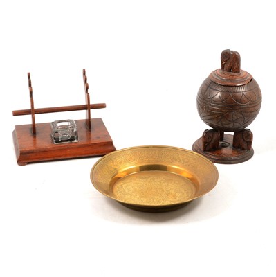 Lot 181 - Quantity of treen and other vintage ware