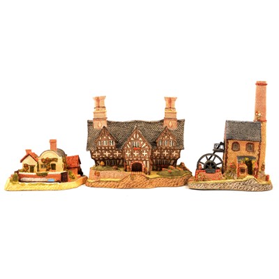 Lot 124 - Twenty-five David Winter cottages, mostly boxed.