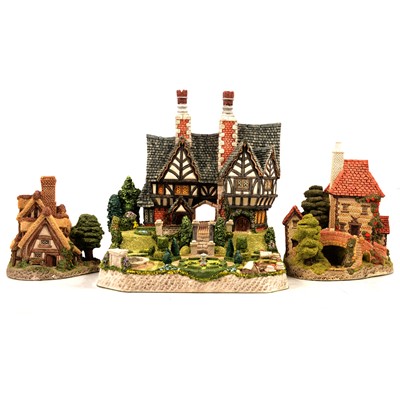 Lot 113 - Thirty-eight David Winter cottages, some boxed or framed.
