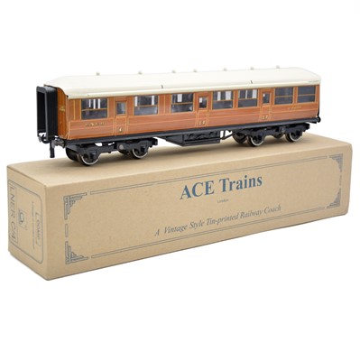 Lot 272 - ACE trains O gauge LNER corridor passenger coach, boxed