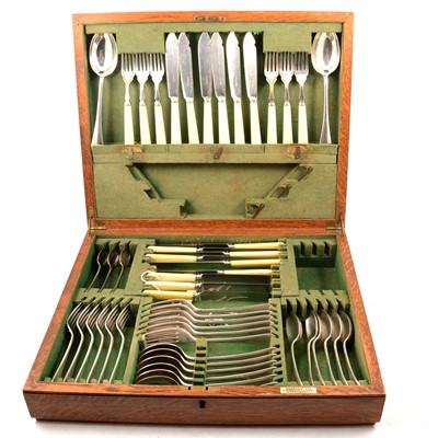 Lot 194 - Canteen of plated cutlery