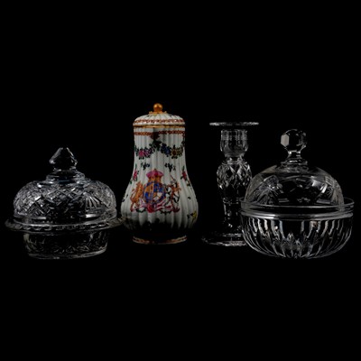 Lot 64 - Two similar Samson-style porcelain coffee cots, tea ware and glassware
