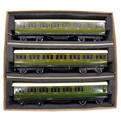 Lot 256 - Darstaed Trains De Luxe SR suburban non-corridor coach set, boxed